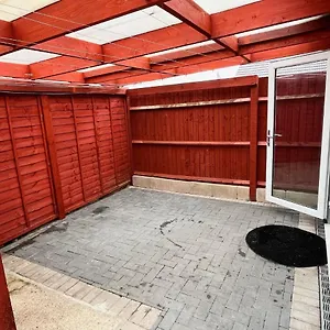 Full Near Heathrow Airport & London Apartment Hayes (Greater London)