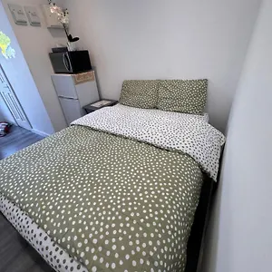 Enjoy The Comfort At Self-contained With Free Parking - Near Luton Airport Apartment Luton (Bedfordshire)