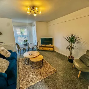 Lime Tree In Blue House Apartment Cambridge (Cambridgeshire)